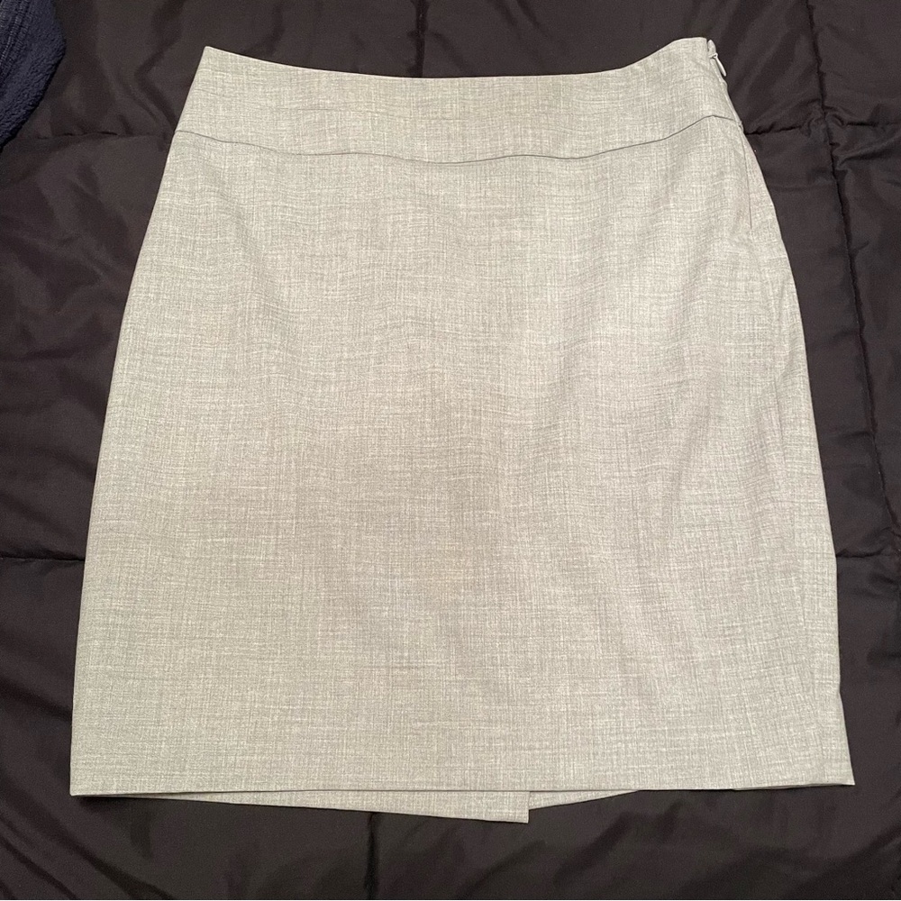 The Limited Grey Skirt Size 4